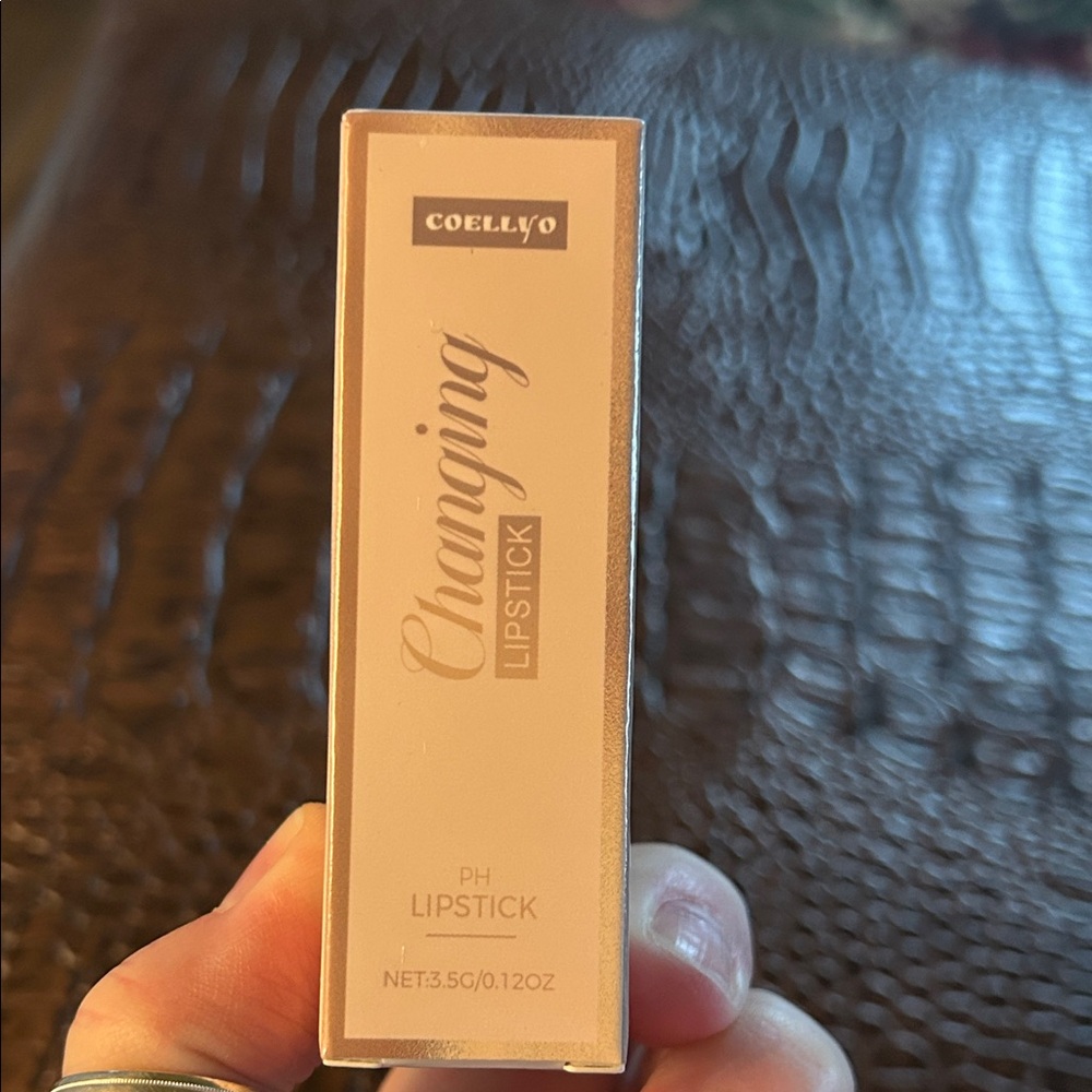 Changing Lipstick - Personalized Pink Hue - Picture 2 of 6